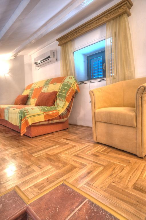 Holiday Home Neda スヴェティ・ステファン 部屋 写真